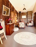 Charming 1-bed Farm Cabin With Wood Fire