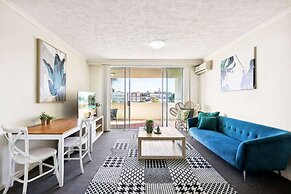 Inner-city 1-bed With Pool & Spa