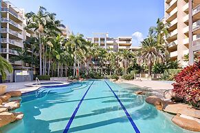 Inner-city 1-bed With Pool & Spa