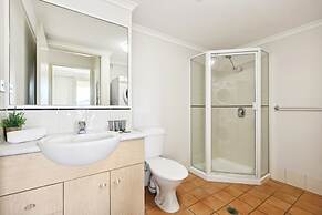Inner-city 1-bed With Pool & Spa