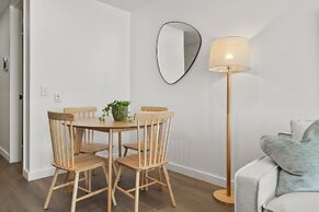 Bright Studio Stay in North Fremantle With Views