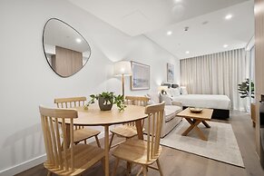 Bright Studio Stay in North Fremantle With Views