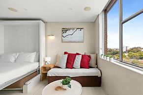 Bondi Studio Apartment With Pool & Rooftop Views