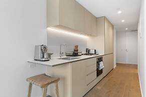 Impeccably Modern 1-bed With Incredible City Views