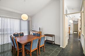 5-bed Haven With Pool Minutes From Beaches