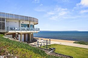 5-bed Haven With Pool Minutes From Beaches