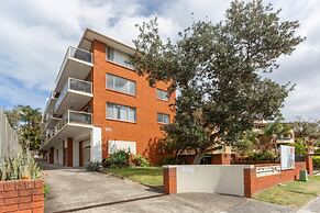 Madecomfy Trendy Apartment on Dee Why Beach