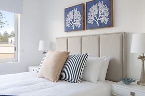 Madecomfy Trendy Apartment on Dee Why Beach