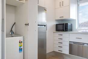Madecomfy Trendy Apartment on Dee Why Beach
