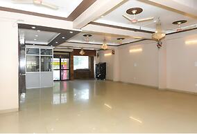 Hotel Moon Light Kanpur