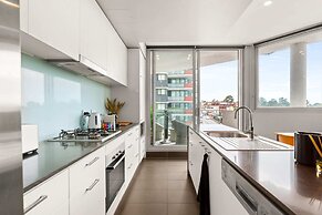 Elegant 1-bed by Riverside Park & Amenities