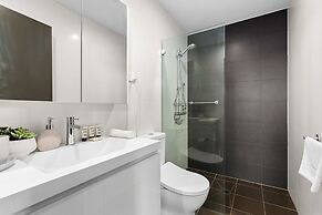 Elegant 1-bed by Riverside Park & Amenities
