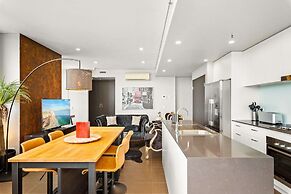 Elegant 1-bed by Riverside Park & Amenities