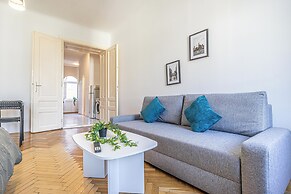 Comfy 2BR Apt Long Stay Matzleinsdorfer