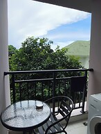 Luxurious Pattaya Apartment With Pool Access