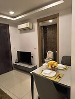 Luxurious Pattaya Apartment With Pool Access