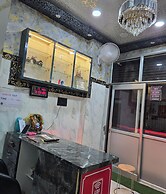 Rudra PGH - just near Temple & Ghats