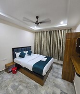 Rudra PGH - just near Temple & Ghats