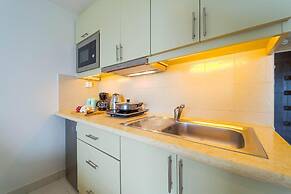 Beachfront Studio Condo-Seaview BW1