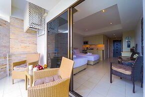 Beachfront Studio Condo-Seaview BW1