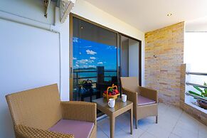 Beachfront Studio Condo-Seaview BW1