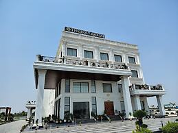 THE HOLY AWADH HOTEL