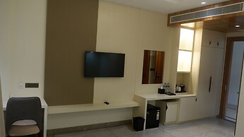 THE HOLY AWADH HOTEL