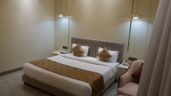 THE HOLY AWADH HOTEL