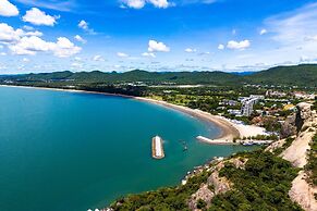 Beachfront 2 bed Condo with Seaview BW2