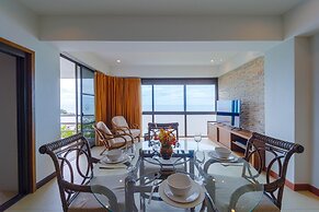 Beachfront 2 bed Condo with Seaview BW2