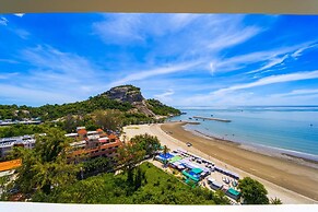 Beachfront 2 bed Condo with Seaview BW2