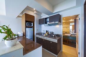 Beachfront 2 bed Condo with Seaview BW2