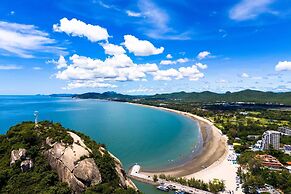 Beachfront 2 bed Condo with Seaview BW2