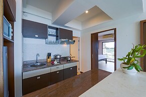 Beachfront 2 bed Condo with Seaview BW2