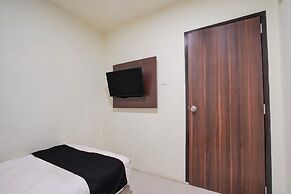 Collection O near Harbour Bay Mall formerly Kansa Hotel
