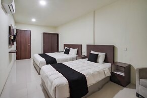Collection O near Harbour Bay Mall formerly Kansa Hotel