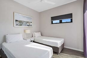 Cairns North 4-bed With Outdoor Dining & Pool