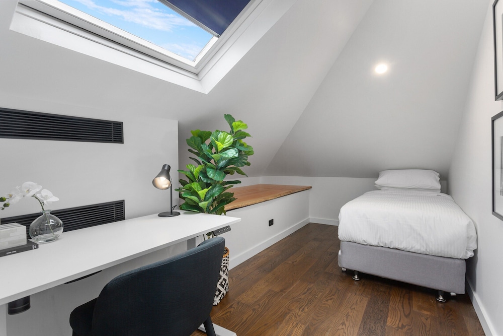 Charming 3-bed Cottage With a Courtyard