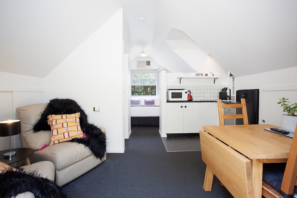Woolwich Studio Bliss, Private Oasis by the Water