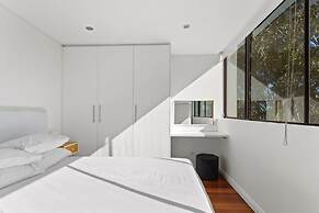 Prime Location 2-bed Apartment With Parking