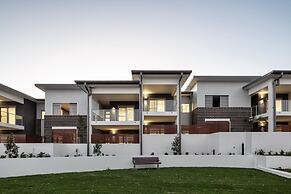 3-bed Apartment in Beautiful Kiama With Study Nook