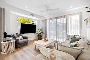 Bokarina 3-bed Stunning Home, Steps From Beach