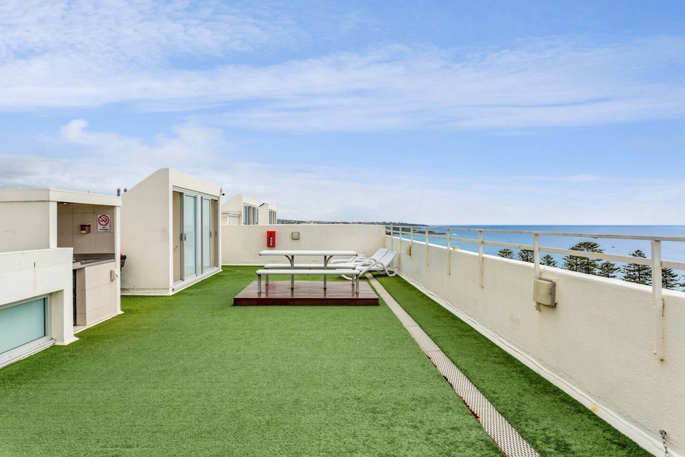 Beachside Paradise - Ocean Views, Central Position