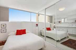 Beachside Paradise - Ocean Views, Central Position