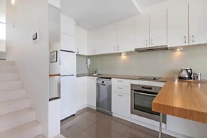 Beachside Paradise - Ocean Views, Central Position