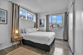 Bright 1-bed Unit With Balcony in Central Adelaide