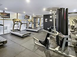 Brisbane CBD Stay With Pool & Gym Access