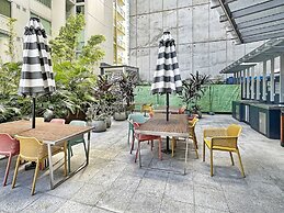 Brisbane CBD Stay With Pool & Gym Access