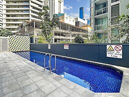 Brisbane CBD Stay With Pool & Gym Access