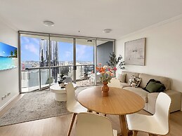 Brisbane CBD Stay With Pool & Gym Access